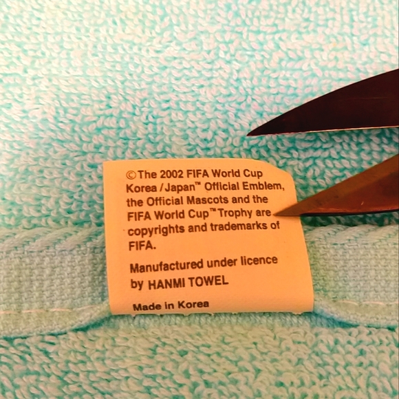 Auth 2002 FIFA Korea Japan towel - NWOT - Picture 5 of 6